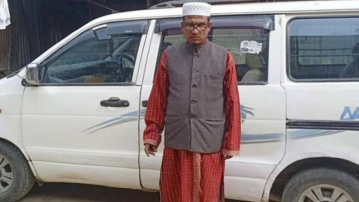 ‘জিরো থেকে হিরো হওয়া’ হিরো আলমকে নিজের গাড়ি দিচ্ছেন হবিগঞ্জের শিক্ষক ‘জিরো থেকে হিরো হওয়া’ হিরো আলমকে নিজের গাড়ি দিচ্ছেন হবিগঞ্জের শিক্ষক