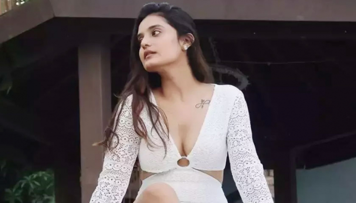 জন্মদিনের বিশেষ দিনটি কী ভাবে কাটাবেন আয়ুশী জন্মদিনের বিশেষ দিনটি কী ভাবে কাটাবেন আয়ুশী