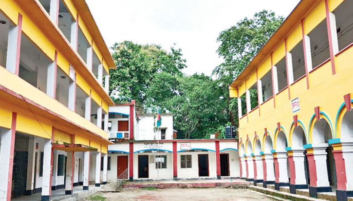 শতবর্ষী প্রতিষ্ঠানে শিক্ষার্থী সংকট শতবর্ষী প্রতিষ্ঠানে শিক্ষার্থী সংকট
