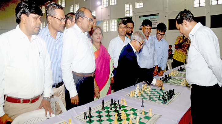 ঢাবি আন্তঃহল দাবা ও ক্যারম প্রতিযোগিতার উদ্বোধন ঢাবি আন্তঃহল দাবা ও ক্যারম প্রতিযোগিতার উদ্বোধন