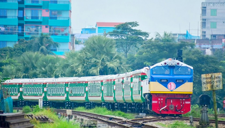 ঢাকা-কক্সবাজার ট্রেনের সর্বনিম্ন ভাড়া ৫০০ টাকা ঢাকা-কক্সবাজার ট্রেনের সর্বনিম্ন ভাড়া ৫০০ টাকা