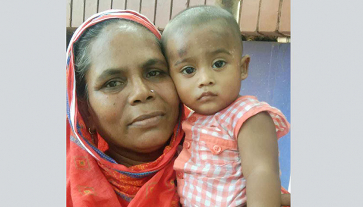 বিদ্যুৎস্পৃষ্ট হওয়া বাবা-মা-বোনহারা ৭ মাসের শিশু হোসাইন বেঁচে আছে বিদ্যুৎস্পৃষ্ট হওয়া বাবা-মা-বোনহারা ৭ মাসের শিশু হোসাইন বেঁচে আছে