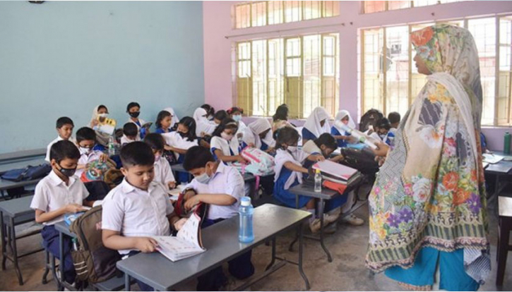বেতন-মর্যাদায় পিছিয়ে শিক্ষকরা বেতন-মর্যাদায় পিছিয়ে শিক্ষকরা