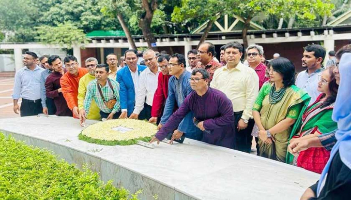 স্বাধীনতা বিসিএস সাধারণ শিক্ষা সংসদের সভাপতি অধ্যাপক নাসির, সম্পাদক সৈয়দ জাফর স্বাধীনতা বিসিএস সাধারণ শিক্ষা সংসদের সভাপতি অধ্যাপক নাসির, সম্পাদক সৈয়দ জাফর
