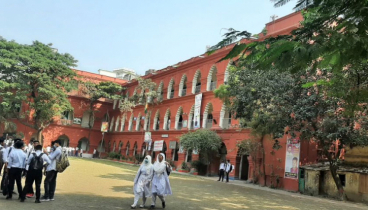 নামধারী দুই সাংবাদিককে ধাওয়া করলো কবি নজরুল কলেজ ছাত্রলীগ