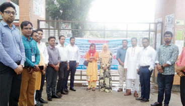 টুঙ্গিপাড়ায় বৈষম্য নিরসনে কর্মবিরতিতে শিক্ষা ক্যাডাররা 