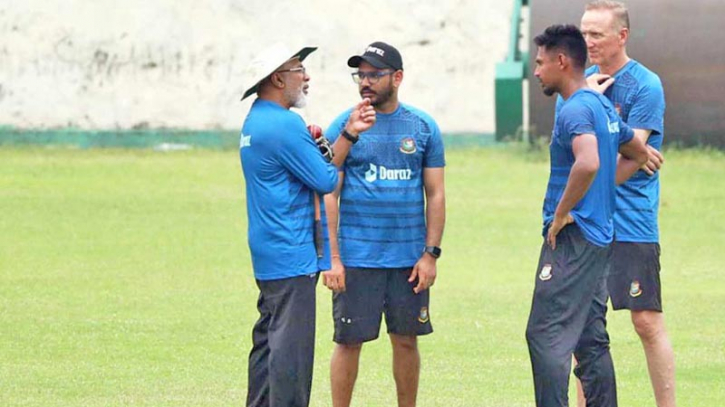 বিশ্বকাপে সবচেয়ে বড় কোচিং বহর বাংলাদেশর বিশ্বকাপে সবচেয়ে বড় কোচিং বহর বাংলাদেশর