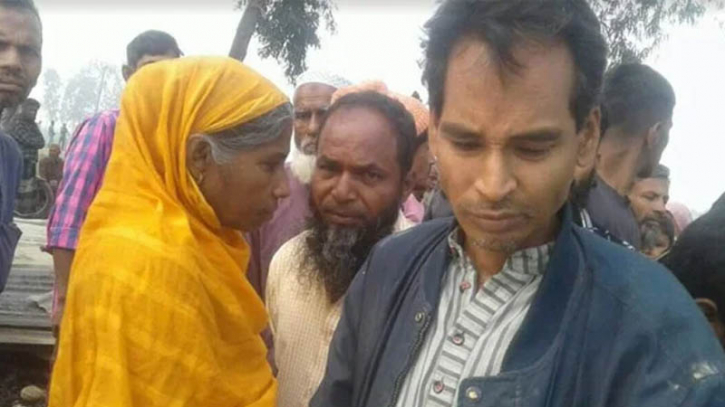 ঘুমন্ত জাহানারা বেগম আগুনে পুড়ে অঙ্গার হলেন ঘুমন্ত জাহানারা বেগম আগুনে পুড়ে অঙ্গার হলেন