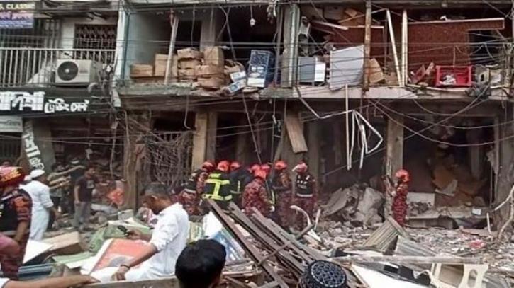 ফায়ার সার্ভিসের তদন্ত প্রতিবেদন মানতে নারাজ তিতাস ফায়ার সার্ভিসের তদন্ত প্রতিবেদন মানতে নারাজ তিতাস