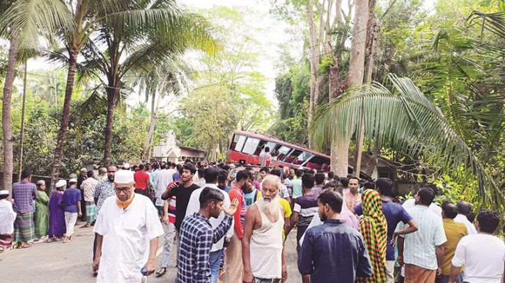 সড়ক দুর্ঘটনায় রাজাপুরে দুজন নিহত