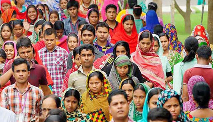 দেশে পুরুষের চেয়ে নারী বেশি সাড়ে ১৫ লাখ