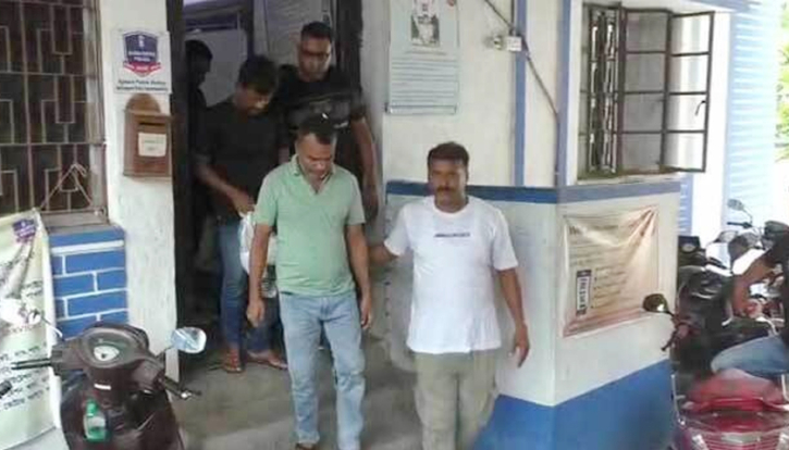 পশ্চিমবঙ্গে গ্রেফতারকৃত ৩ আওয়ামী লীগ নেতাকর্মী কারাগারে পশ্চিমবঙ্গে গ্রেফতারকৃত ৩ আওয়ামী লীগ নেতাকর্মী কারাগারে