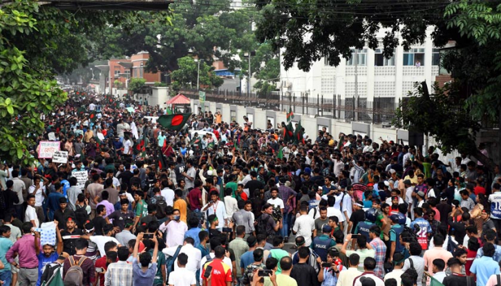 গণঅভ্যুত্থানে অংশ নেয়া ছাত্র-জনতার বিরুদ্ধে কোনো মামলা নয়: স্বরাষ্ট্র মন্ত্রণালয় গণঅভ্যুত্থানে অংশ নেয়া ছাত্র-জনতার বিরুদ্ধে কোনো মামলা নয়: স্বরাষ্ট্র মন্ত্রণালয়