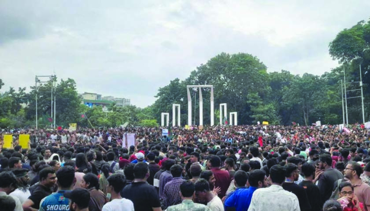 মঙ্গলবার ‘লং মার্চ টু ঢাকা’ ঘোষণা আন্দোলনকারীদের মঙ্গলবার ‘লং মার্চ টু ঢাকা’ ঘোষণা আন্দোলনকারীদের
