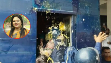 মমতাজকে আদালতে ডিম নিক্ষেপ