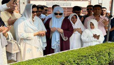 কোকোর কবর জিয়ারত করলেন ডা. জুবাইদা