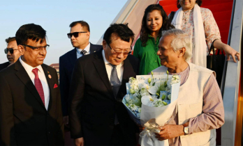চীনে পৌঁছেছেন প্রধান উপদেষ্টা