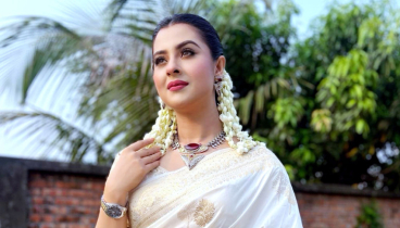 মা দিবসে শাশুড়ি মায়ের ছবি শেয়ার দিয়ে যা বললেন বুবলী