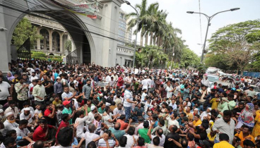 ইশরাককে মেয়র পদে বসানোর দাবিতে আজও অবস্থান, সড়ক বন্ধ