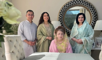 খালেদা জিয়া কাল দেশে ফিরছেন, সফরসঙ্গী হচ্ছেন যারা