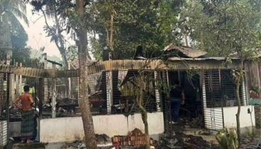 ফ্যাসিস্টের মুখাকৃতি বানানো চিত্রশিল্পীর বাড়িতে আগুন, গুরুত্ব দিয়ে তদন্ত করছে প্রশাসন