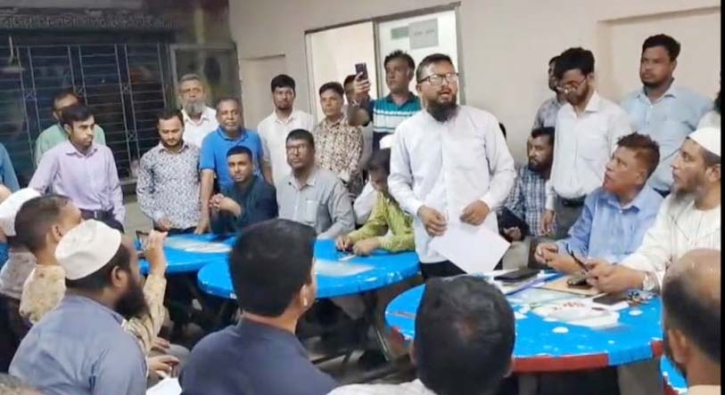 অভিন্ন নিয়োগবিধি প্রণয়নের প্রতিবাদে উত্তাল সচিবালয় অভিন্ন নিয়োগবিধি প্রণয়নের প্রতিবাদে উত্তাল সচিবালয়