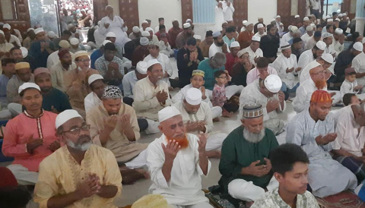 বায়তুল মোকাররমে ফিলিস্তিনিদের জন্য বিশেষ দোয়া বায়তুল মোকাররমে ফিলিস্তিনিদের জন্য বিশেষ দোয়া