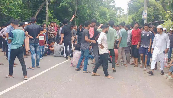 খুলনা-বরিশাল মহাসড়কে যান চলাচল বন্ধ খুলনা-বরিশাল মহাসড়কে যান চলাচল বন্ধ