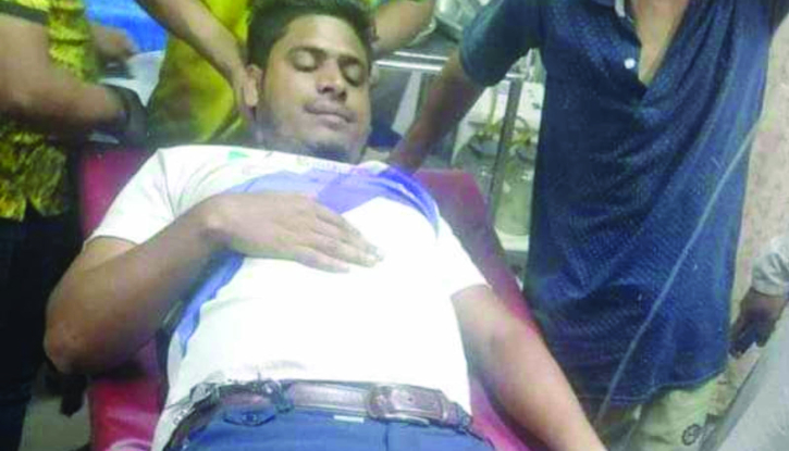 শিবির-ছাত্রদলের পাল্টাপাল্টি হাম*লা, গু*লিবিদ্ধসহ আ*হত ৭ শিবির-ছাত্রদলের পাল্টাপাল্টি হাম*লা, গু*লিবিদ্ধসহ আ*হত ৭
