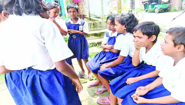 শিক্ষিকার জন্য কান্না শিক্ষিকার জন্য কান্না