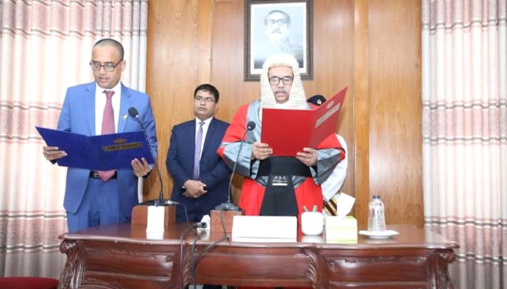শপথ নিলেন পিএসসি’র সদস্য প্রদীপ কুমার পাণ্ডে শপথ নিলেন পিএসসি’র সদস্য প্রদীপ কুমার পাণ্ডে