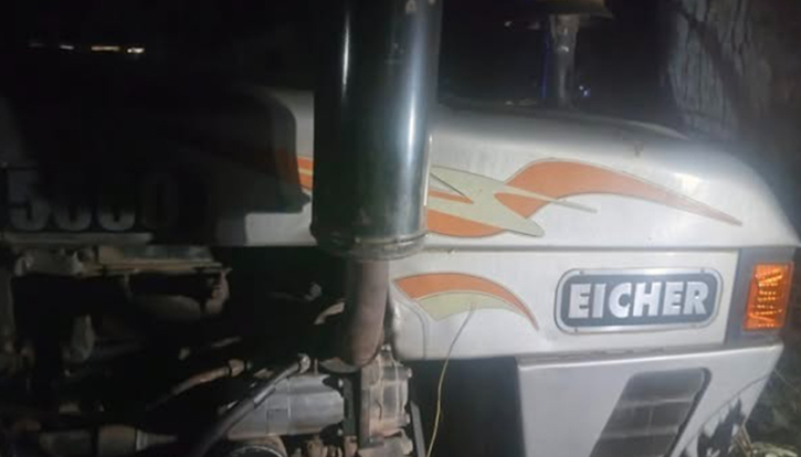 মান্দায় ট্রাক্টরের ধাক্কায় বৃদ্ধা নি*হত মান্দায় ট্রাক্টরের ধাক্কায় বৃদ্ধা নি*হত