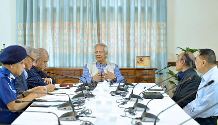 শান্তিপূর্ণ নির্বাচন অনুষ্ঠানে পুলিশকে প্রস্তুতি নেয়ার নির্দেশ প্রধান উপদেষ্টার শান্তিপূর্ণ নির্বাচন অনুষ্ঠানে পুলিশকে প্রস্তুতি নেয়ার নির্দেশ প্রধান উপদেষ্টার